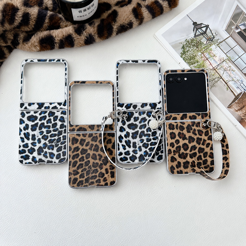 Women Accessories For Hand - ヒョウ柄折りたたみフリップ電話ケース Motorola Razr 60 50 Ultra