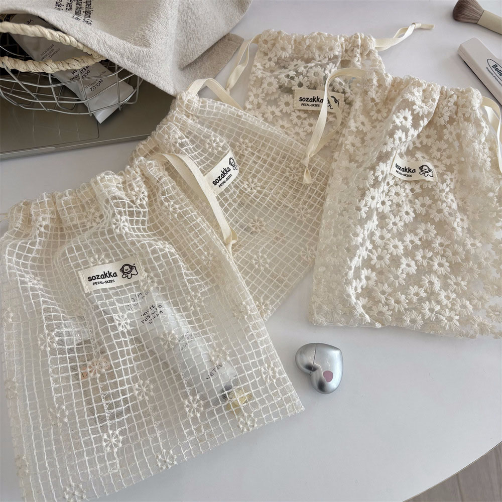 Women Accessories Products - レース刺繍デイジーメッシュ巾着メイクアップバッグ夏旅行用トイレタリー下着靴下オーガナイザー収納ポーチアクセサリー用