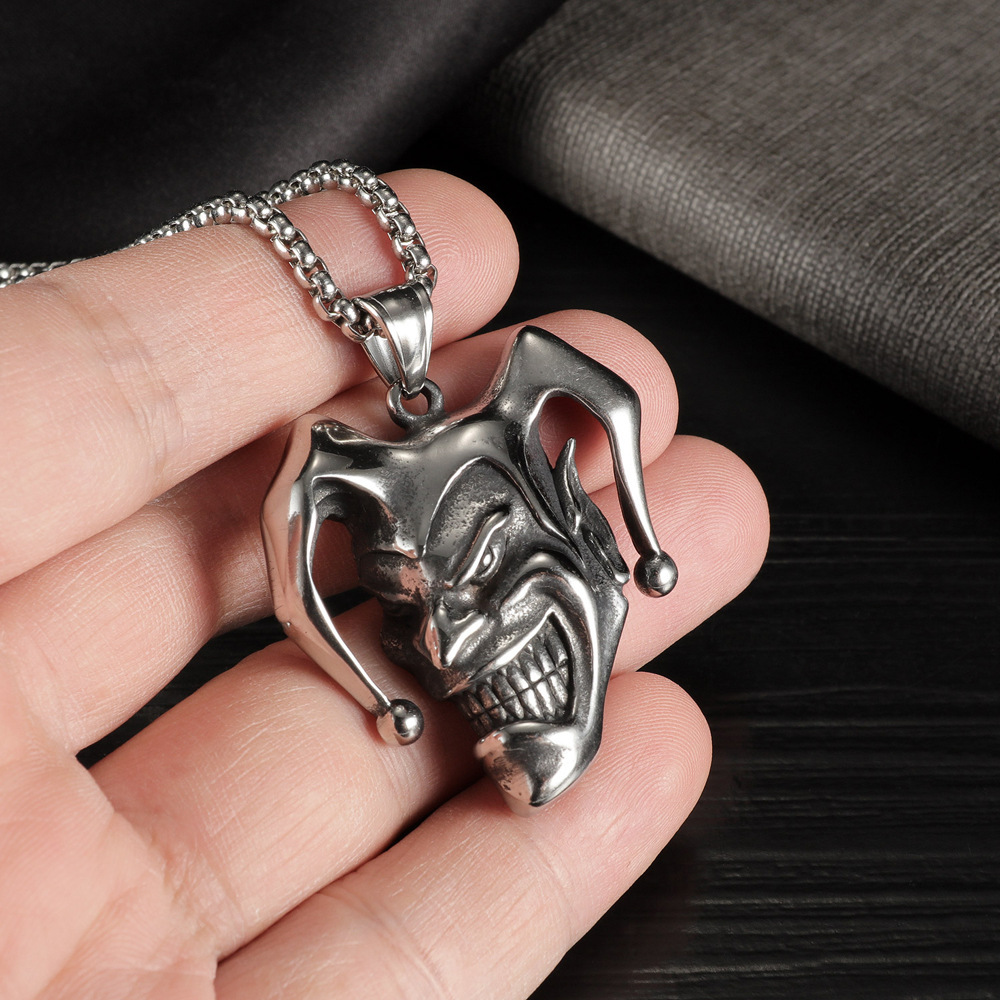 シルバーカラージョーカーペンダントネックレス女性男性ヴィンテ - Women Accessories Gift Box のレビューと価格