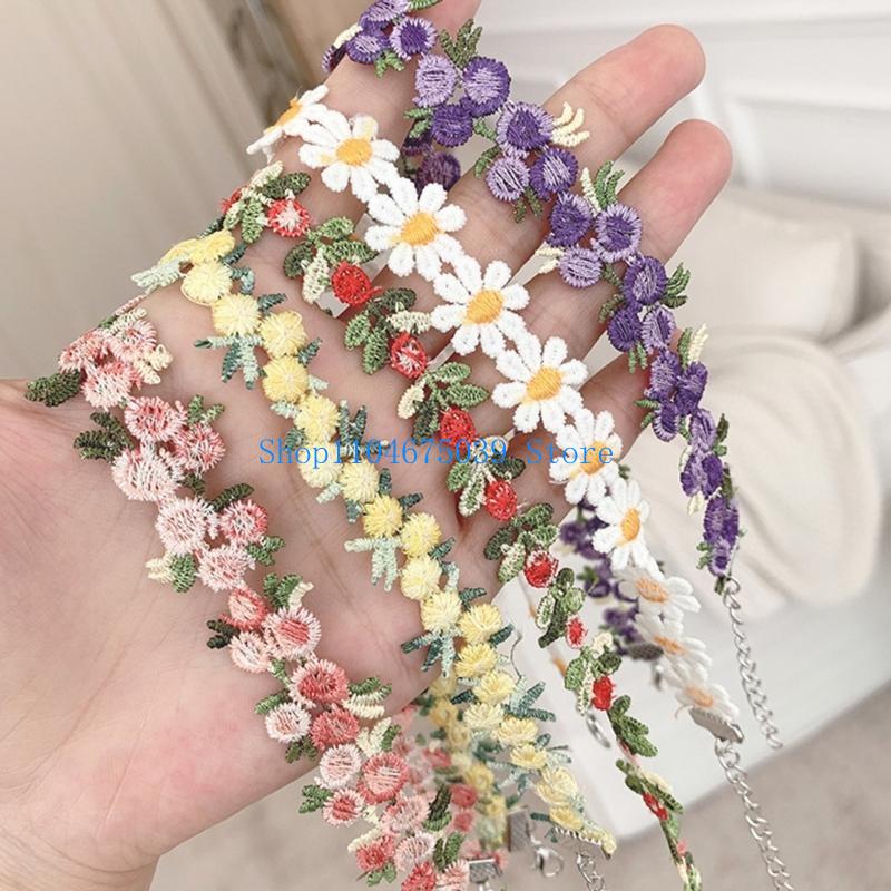ファッショナブルな刺繍入りフラワーレースチョーカーネックレス - Women Accessories Pk のレビューと価格
