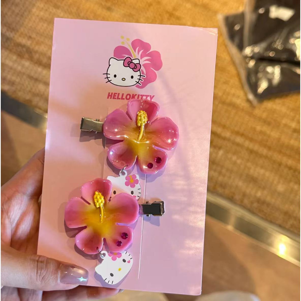 かわいいサンリオハローキティフラワーヘアクリップセットピンク - Women Accessories Kit のレビューと価格