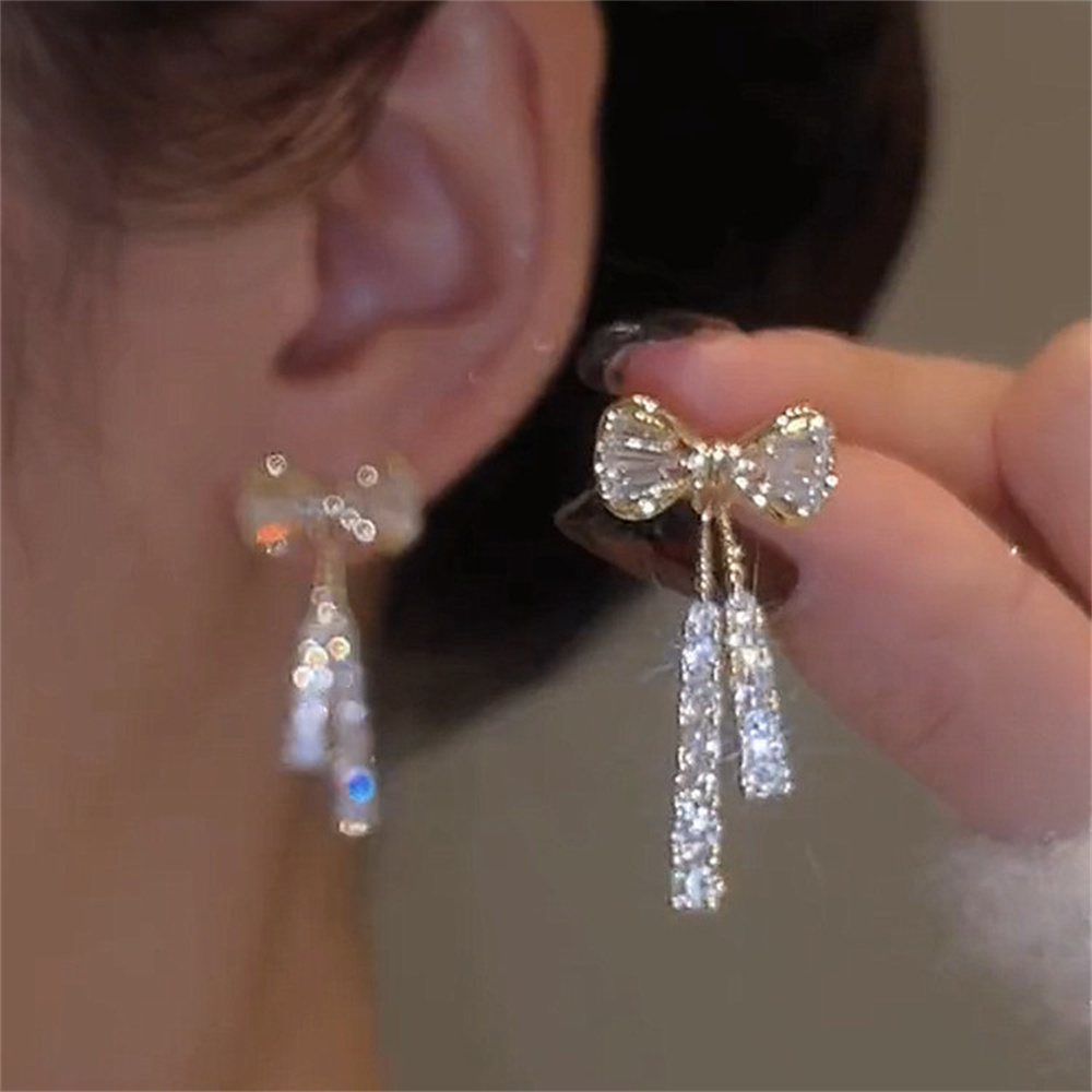 女性のためのジルコニアボウイヤリング、アクリルクリスタルタッ - Women Accessories Products のレビューと価格