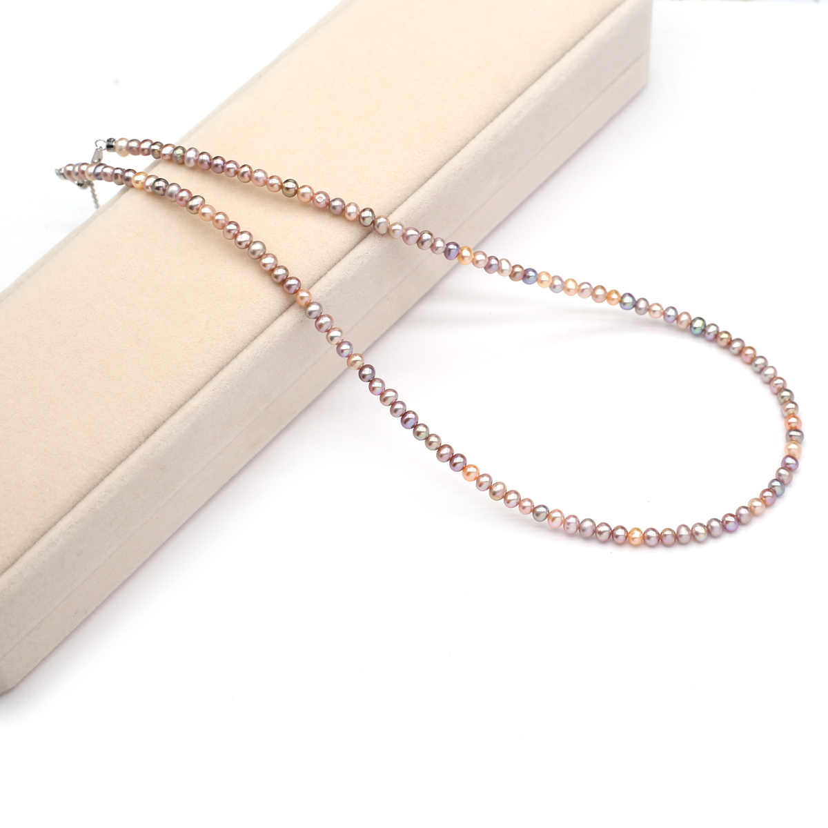 本物の天然淡水真珠のネックレス 3-4 ミリメートル色ラウン - Accessories Woman のレビューと価格
