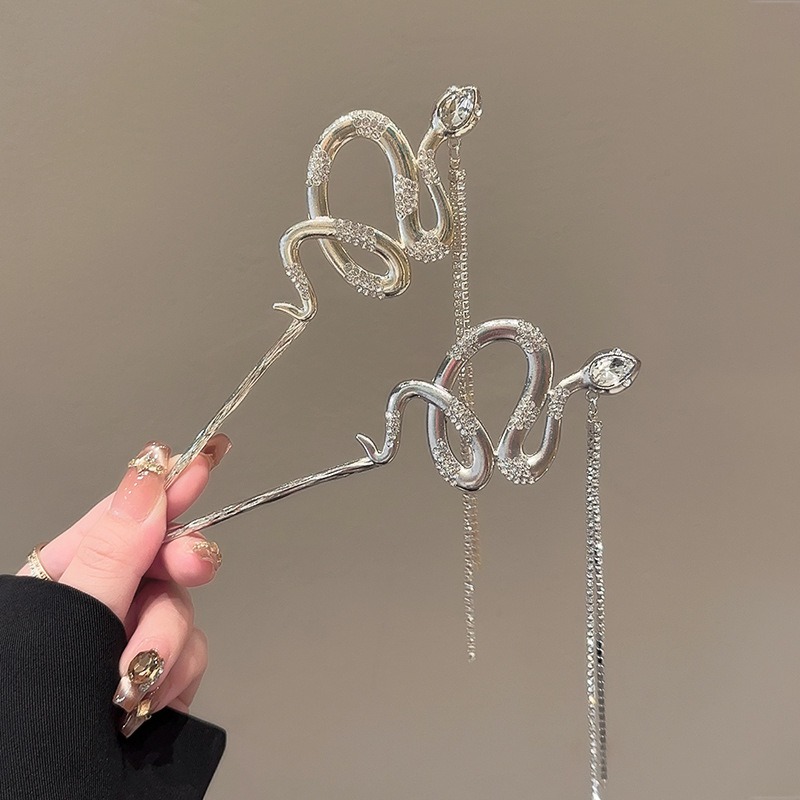 1個入り スネークヘアスティック トーンサーペントデザイン  - Women Accessories Chain のレビューと価格