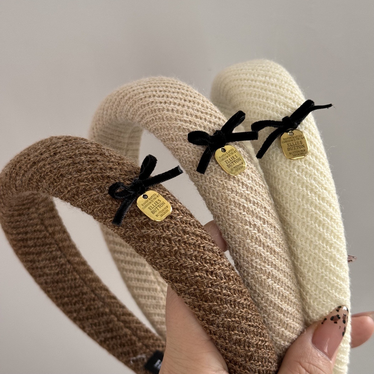 真新しい優しい茶色の生地のヘッドバンド弓高頭蓋トップヘアピン - Accessories Brand For Women のレビューと価格