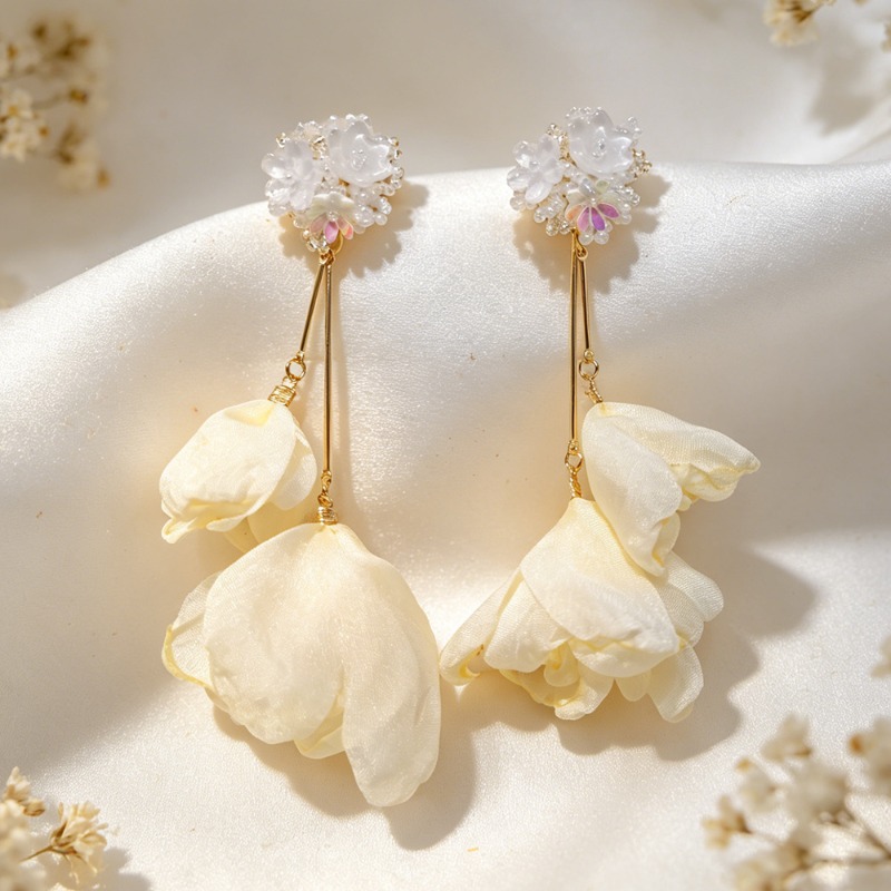 新しいファッションフラワータッセルクリップオンイヤリング女性 - Tassel Earrings Boho のレビューと価格